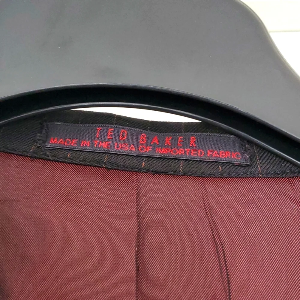 Ted Baker Black Endurance Pinstripe 3 Button Blazer Sz 44R‎